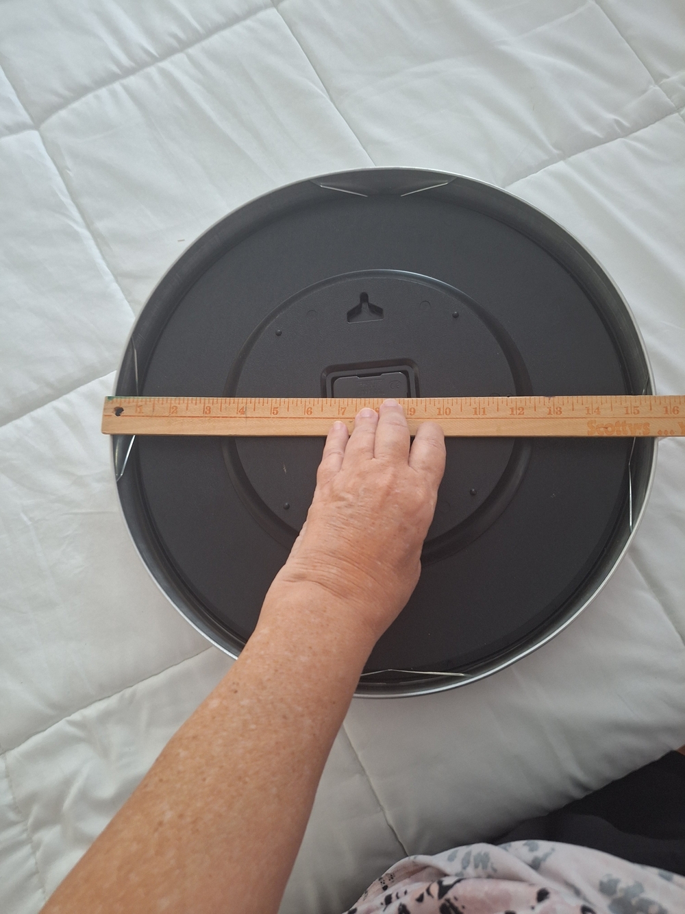 Modern Black & Silver Wall Clock - Picture 4 of 6
